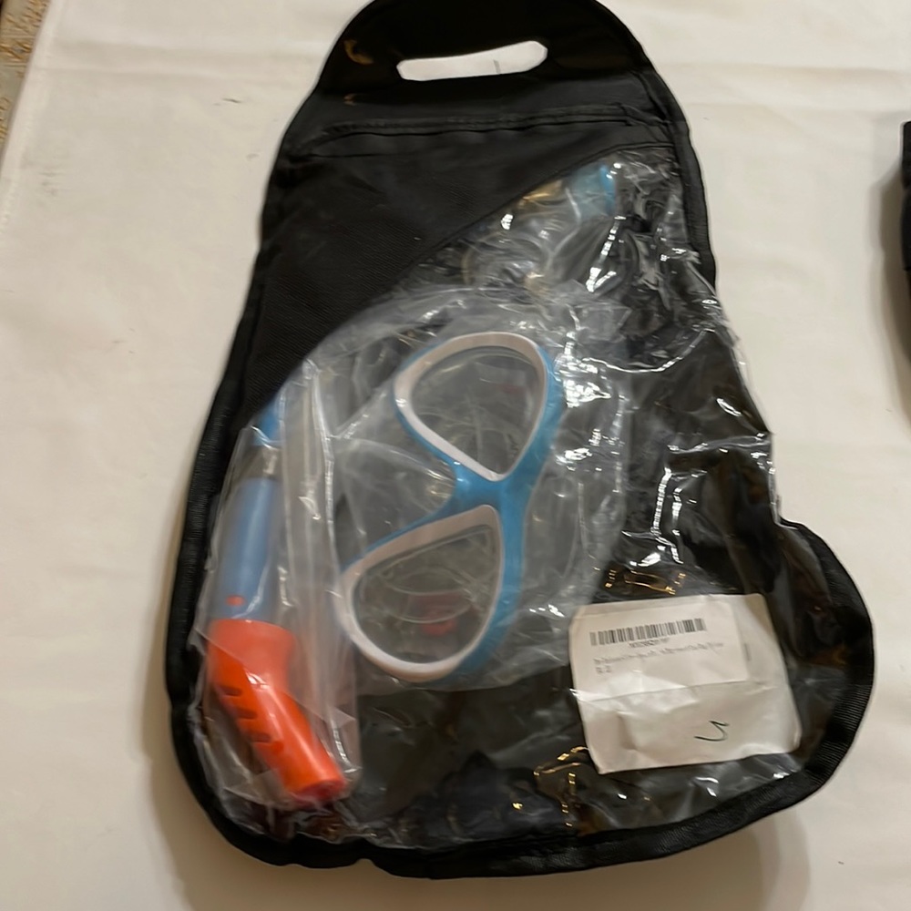 2 Piece Dry Top Snorkel Set with waterproof Gear Bag - New in Package